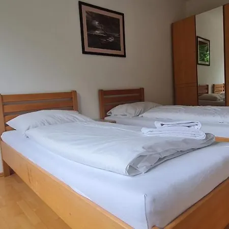 Four Seasons Getaway 아파트 *