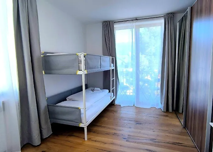 Four Seasons Getaway Apartment *